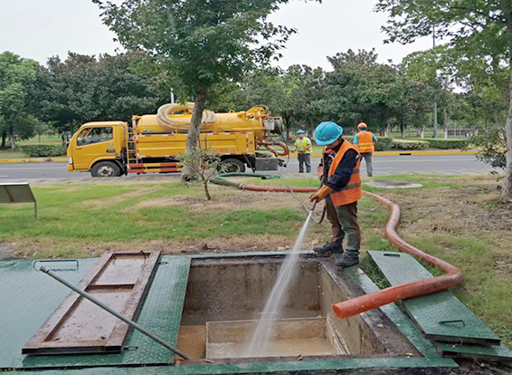 穆棱化油池清理